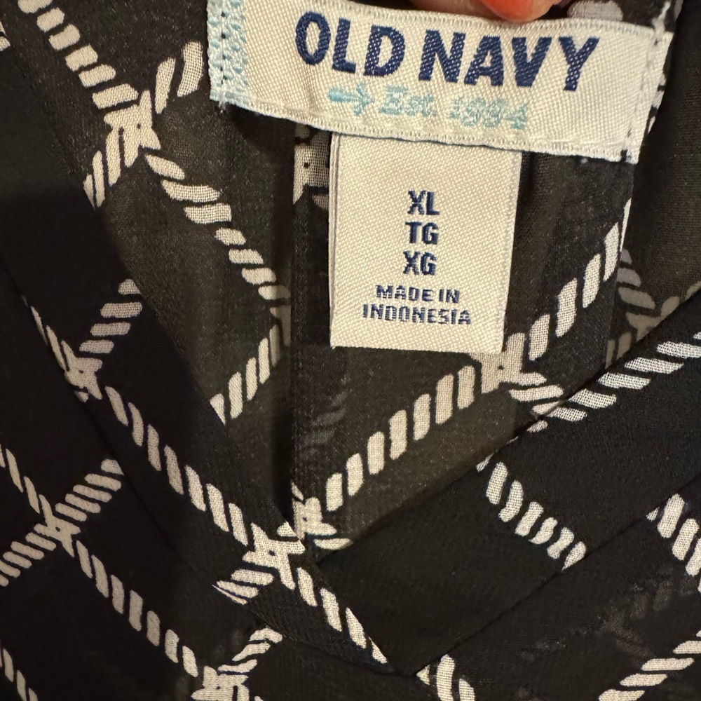 Old Navy Black/White V-Neck Blouse XLARGE #X - Picture 7 of 7